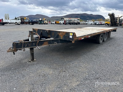 2014 22 ft T/A Flatbed Trailer