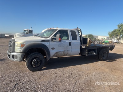 2014 Ford F-550 XL 4x4 Extended Cab Platte vrachtwagen