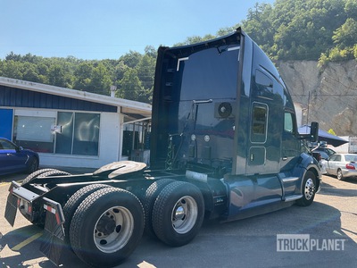General Appearance - Truck Tractor* with Picture, Right Rear Corner