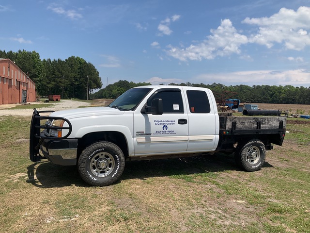 2003 Chevrolet 2500 4x4 Extended Cab Flatbed Truck 2003 Chevrolet 2500 4x4 Extended Cab Flatbed Truck