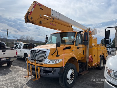 2009 International 4400 4x2 Bucket Truck