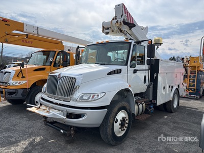 2016 International 4400 4x2 Bucket Truck