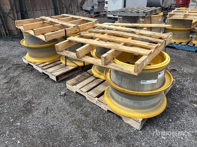 Quantity of (4) 2023 23.5-25 Rims - Fits Komatsu HM300-5