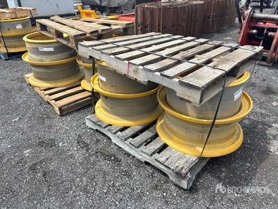 Quantity of (4) 2023 23.5-25 Rims - Fits Komatsu HM300-5