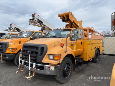 2005 Ford F-750 4x2 Bucket Truck