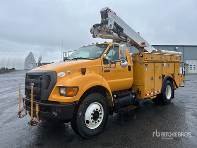 Altec AT40P 40 ft on 2011 Ford F-750 4x2 Bucket Truck