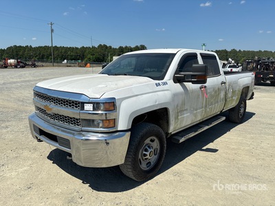 Chevrolet Silverado 2500HD 4x4 Crew Cab Pickup