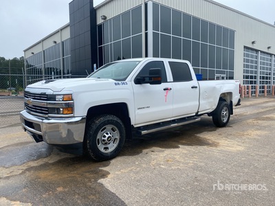 2018 Chevrolet Silverado 2500HD 4x4 Crew Cab Pickup