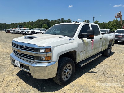 2017 Chevrolet Silverado 2500HD 4x4 Crew Cab Pickup