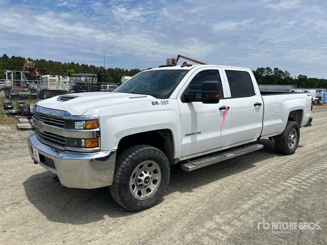 2017 Chevrolet Silverado 2500HD 4x4 Crew Cab Pickup