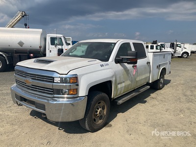 2017 Chevrolet Silverado 2500HD 4x4 Crew Cab Utility Truck