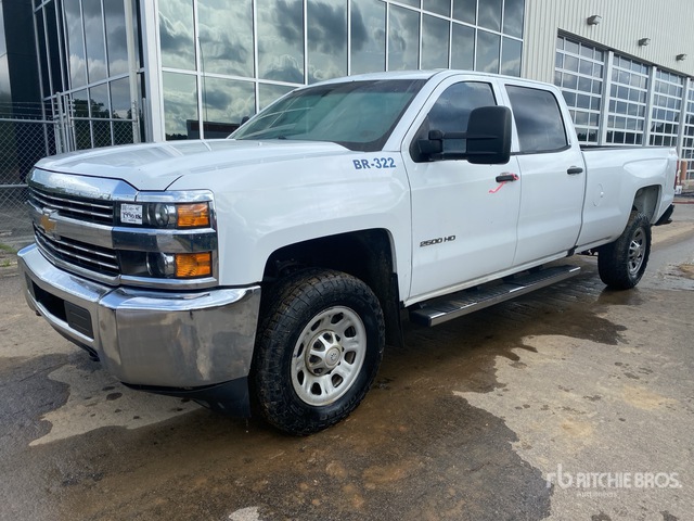 2017 Chevrolet Silverado 2500HD 4x4 Crew Cab Pickup
