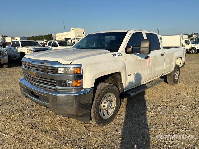 2017 Chevrolet Silverado 2500HD 4x4 Crew Cab Pickup
