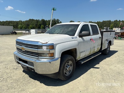 2015 Chevrolet Silverado 2500HD 4x4 Crew Cab Utility Truck