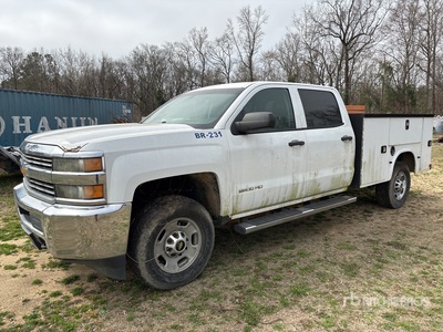 2015 Chevrolet Silverado 2500HD 4x4 Crew Cab Utility Truck