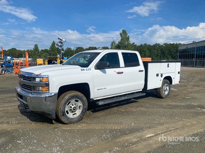 2015 Chevrolet Silverado 2500HD 4x4 Crew Cab Utility Truck