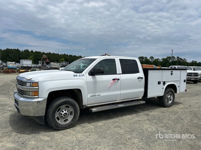 2015 Chevrolet Silverado 2500HD 4x4 Crew Cab Utility Truck