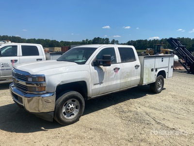 2015 Chevrolet Silverado 2500HD 4x4 Crew Cab Autocarro di servizio