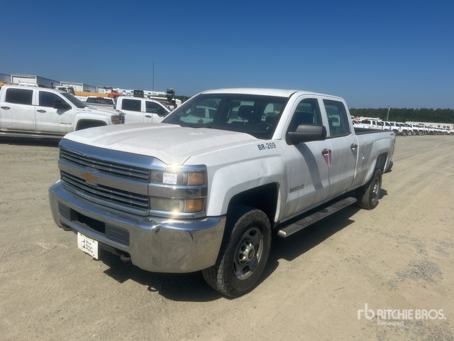 2015 Chevrolet Silverado 2500HD 4x4 Crew Cab Pickup