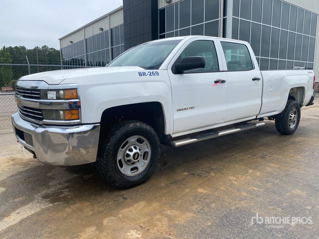 2015 Chevrolet Silverado 2500HD 4x4 Crew Cab Pickup