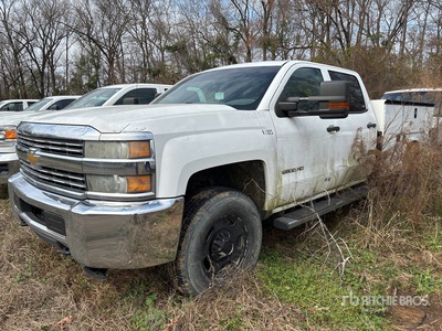 2015 Chevrolet Silverado 2500HD 4x4 Crew Cab Camión Utilitario