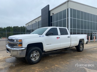 2015 Chevrolet Silverado 2500HD 4x4 Crew Cab Pickup
