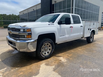 2015 Chevrolet Silverado 2500 4x4 Crew Cab Utility Truck