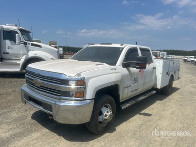 2015 Chevrolet Silverado 2500HD 4x4 Crew Cab Utility Truck