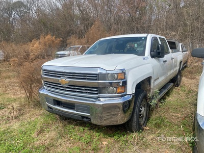 2016 Chevrolet Silverado 2500HD 4x4 Crew Cab Pick Up
