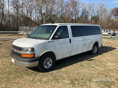 2016 Chevrolet Express 2500 12 Passenger Van