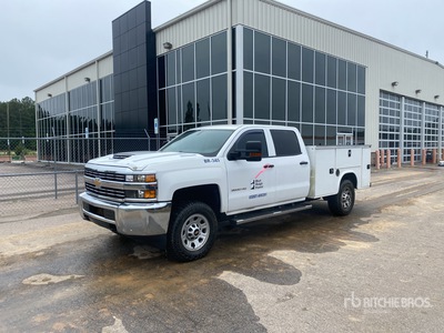 2017 Chevrolet Silverado 3500HD 4x4 Crew Cab Utility Truck