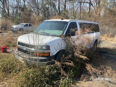 2016 Chevrolet Express 2500 12 Passenger Van
