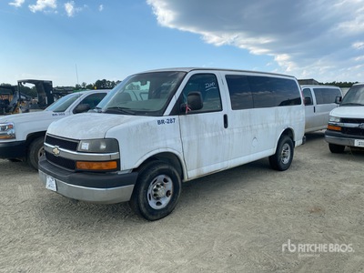 2013 Chevrolet 3500 12 Furgone passeggeri
