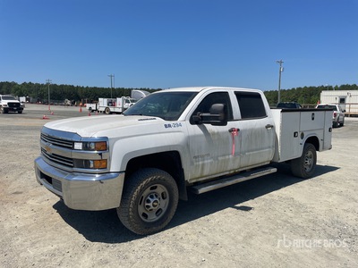 2016 Chevrolet Silverado 2500HD 4x4 Crew Cab Utility Truck