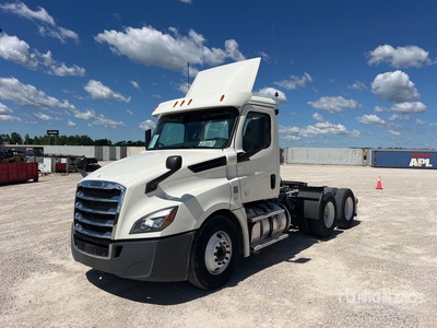 2019 Freightliner Cascadia 126 6x4 Cabeza Tractora Cabina Corta