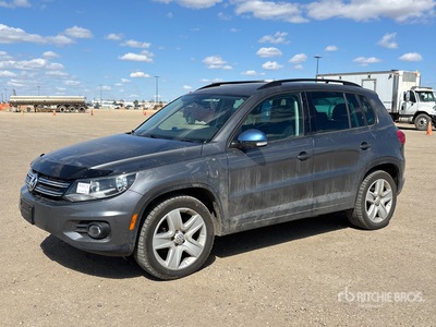 2016 Volkswagen Tiguan 4WD  سيارة رياضية متعددة الاستخدامات