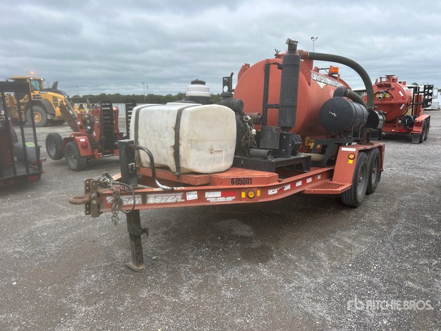2016 Ditch Witch 800 gal T/A Vacuum Excavation Unit