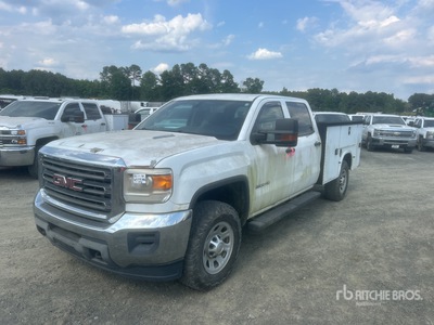 2015 GMC Sierra 2500HD 4x4 Crew Cab Utility Truck