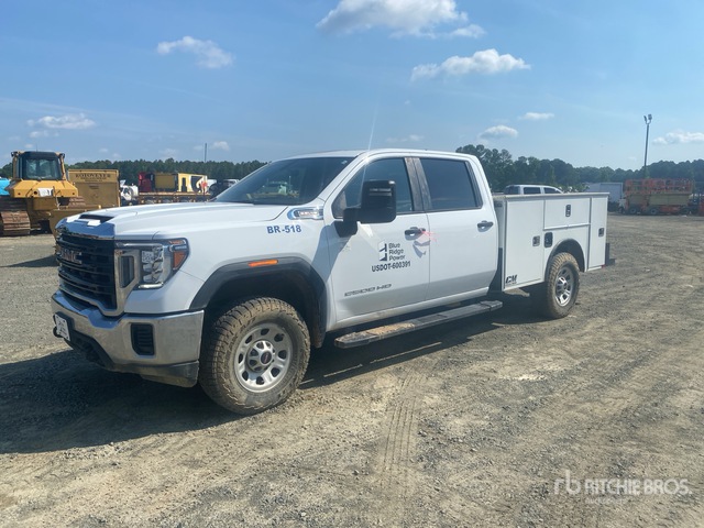 2021 GMC Sierra 2500HD 4x4 Crew Cab Utility Truck