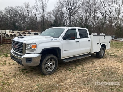 2019 GMC Sierra 2500HD 4x4 Crew Cab Utility Truck