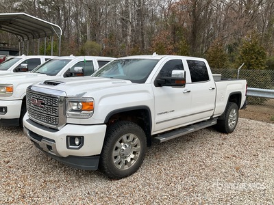 2018 GMC Sierra 2500HD Denali 4x4 Crew Cab Pickup