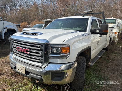 2017 GMC Sierra 2500HD 4x4 Crew Cab Utility Truck