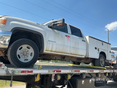 2015 GMC Sierra 2500HD 4x4 Crew Cab Utility Truck