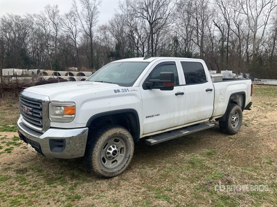 2016 GMC Sierra 2500HD 4x4 Crew Cab Pickup