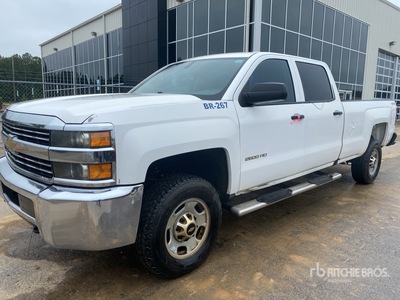 2015 Chevrolet Silverado 2500HD 4x4 Crew Cab Pickup