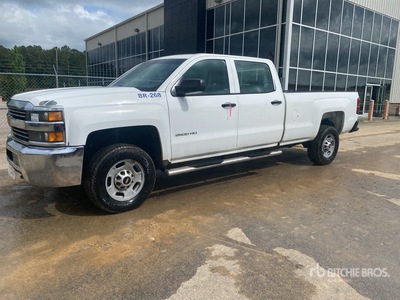 2015 Chevrolet Silverado 2500HD 4x4 Crew Cab Pickup