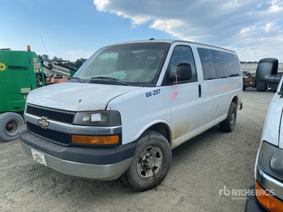 2013 Chevrolet Express 2500 11 Furgone passeggeri (Inoperable)