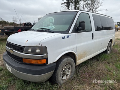 2013 Chevrolet Express 2500 11 Passenger Van
