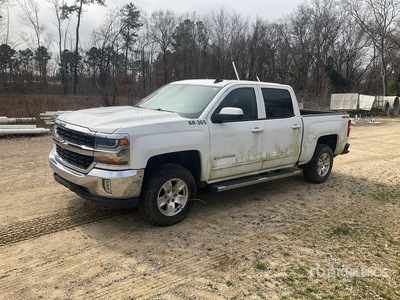 2018 Chevrolet Silverado 1500 4x4 Crew Cab ピックアップ