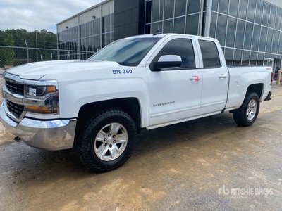 2017 Chevrolet Silverado 4x4 Crew Cab Pickup